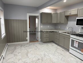 68 2nd Ave in Cranston, RI - Building Photo - Building Photo