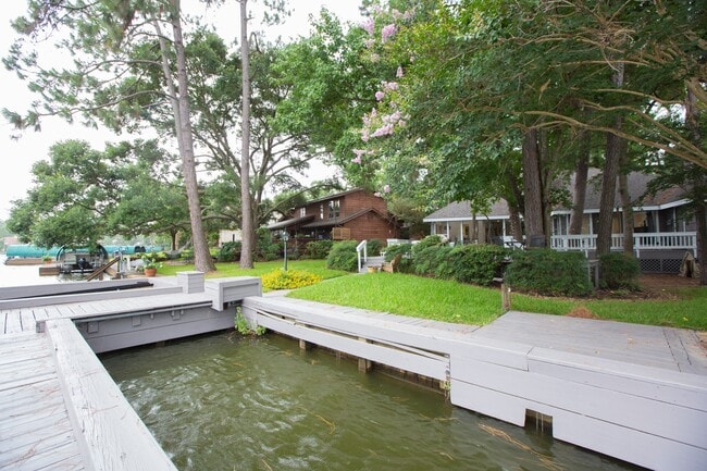 3007 Willowbend Rd in Montgomery, TX - Building Photo - Building Photo