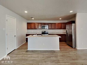 4015 Turning Pine Edge in Converse, TX - Building Photo - Building Photo