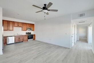 2038 Millennium Wy in Hanford, CA - Building Photo - Building Photo