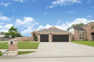 174 Horn Ct in Baytown, TX - Building Photo