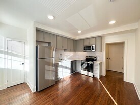 106-108 E 14th St in Cincinnati, OH - Building Photo