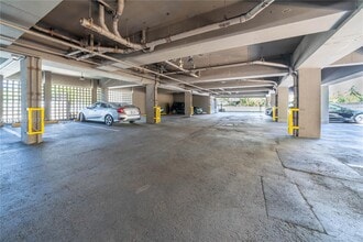 2600 Collins Ave in Miami Beach, FL - Foto de edificio - Building Photo