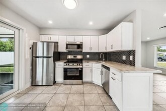 4800 NE 4th Ave in Fort Lauderdale, FL - Building Photo - Building Photo