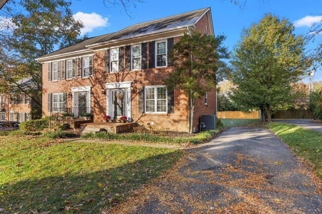 1145 Dunbarton Ln in Lexington, KY - Building Photo - Building Photo