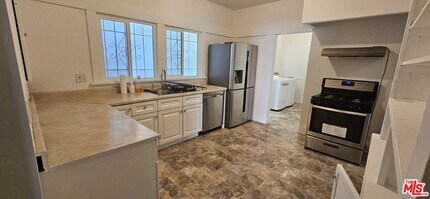 1016 S Oxford Ave in Los Angeles, CA - Building Photo - Building Photo