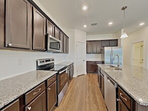 1022 Walden Oaks Pl in Plant City, FL - Building Photo - Building Photo