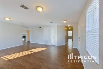 1714 La Caya Dr in Mansfield, TX - Foto de edificio - Building Photo