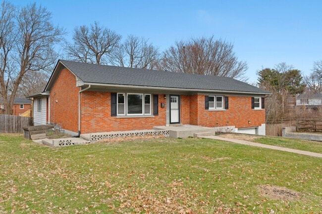 562 Lone Oak Dr in Lexington, KY - Building Photo - Building Photo