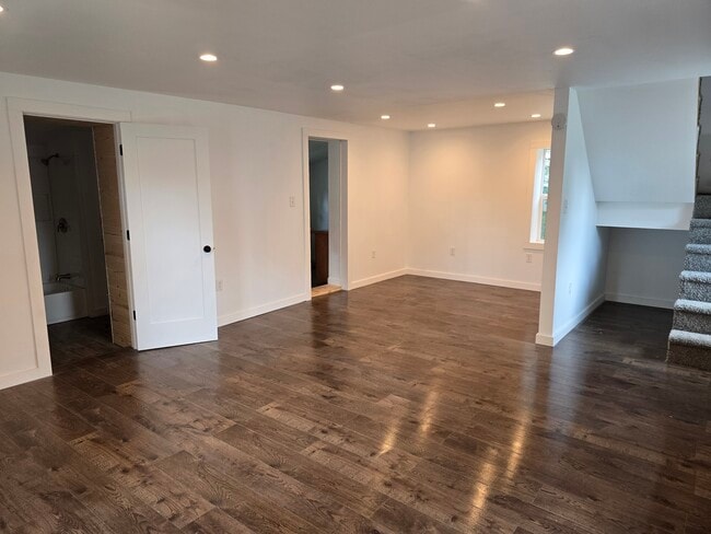 property at 129 N Jefferson St