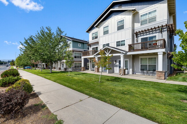 The Reserves at Pilot Butte - Phase 1 & 2 in Bend, OR - Foto de edificio - Building Photo