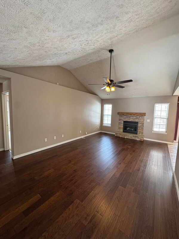 126 N Cedarwood Ave in Republic, MO - Building Photo - Building Photo