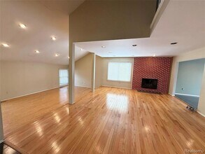 6842 Indian Creek Dr in West Bloomfield Township, MI - Building Photo - Building Photo