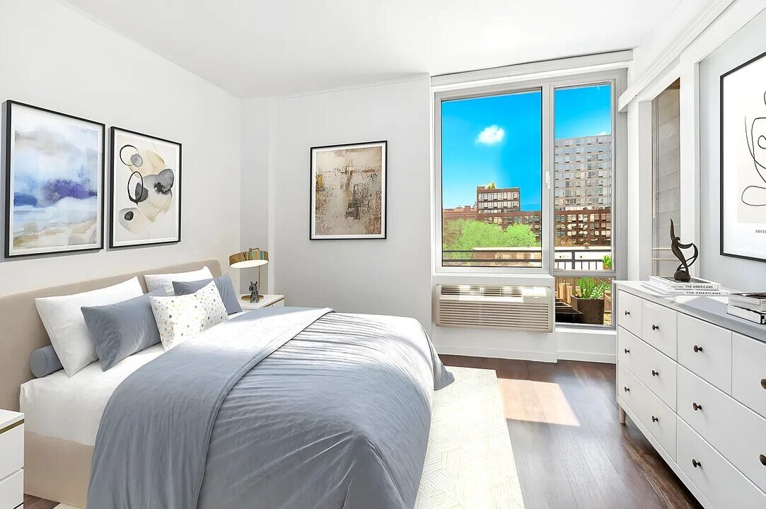 444 W 19th St in New York, NY - Building Photo
