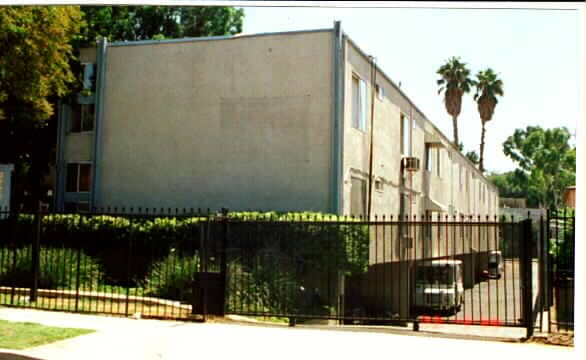 Sun Pointe in San Fernando, CA - Foto de edificio - Building Photo