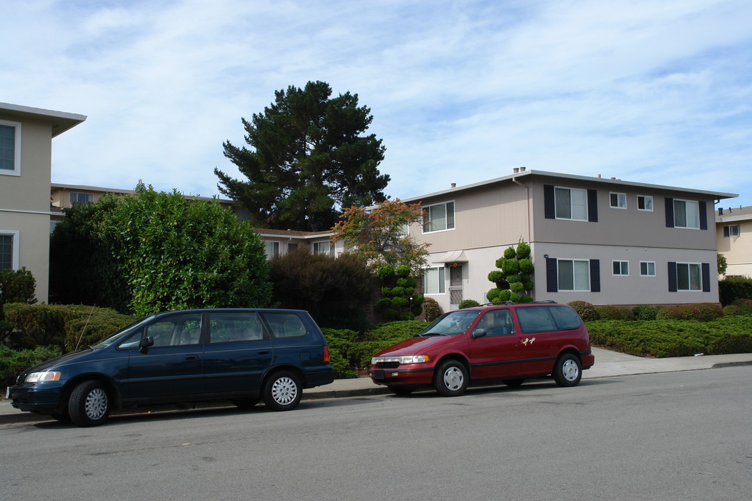 1743 Marco Polo Way in Burlingame, CA - Building Photo