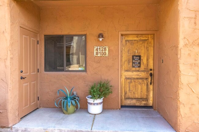 4128 N Thurston Ln in Tucson, AZ - Building Photo - Building Photo