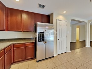 455 Dolly Dr in Converse, TX - Building Photo - Building Photo