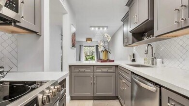 2907 NE 8th Terrace in Wilton Manors, FL - Foto de edificio - Building Photo