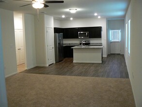200 Woodpecker Run in Jarrell, TX - Building Photo - Building Photo