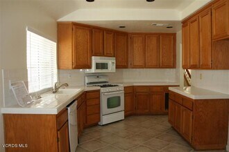 350 Ocho Rios Way in Oak Park, CA - Building Photo - Building Photo