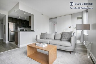 210 N Wells St in Chicago, IL - Building Photo - Building Photo