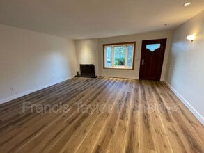 1545 Kenora St in Escondido, CA - Building Photo - Building Photo