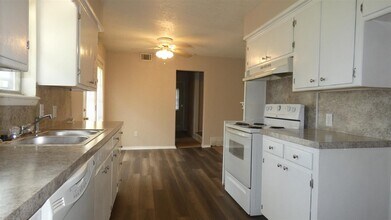 2205 NW 46th St in Lawton, OK - Building Photo - Building Photo