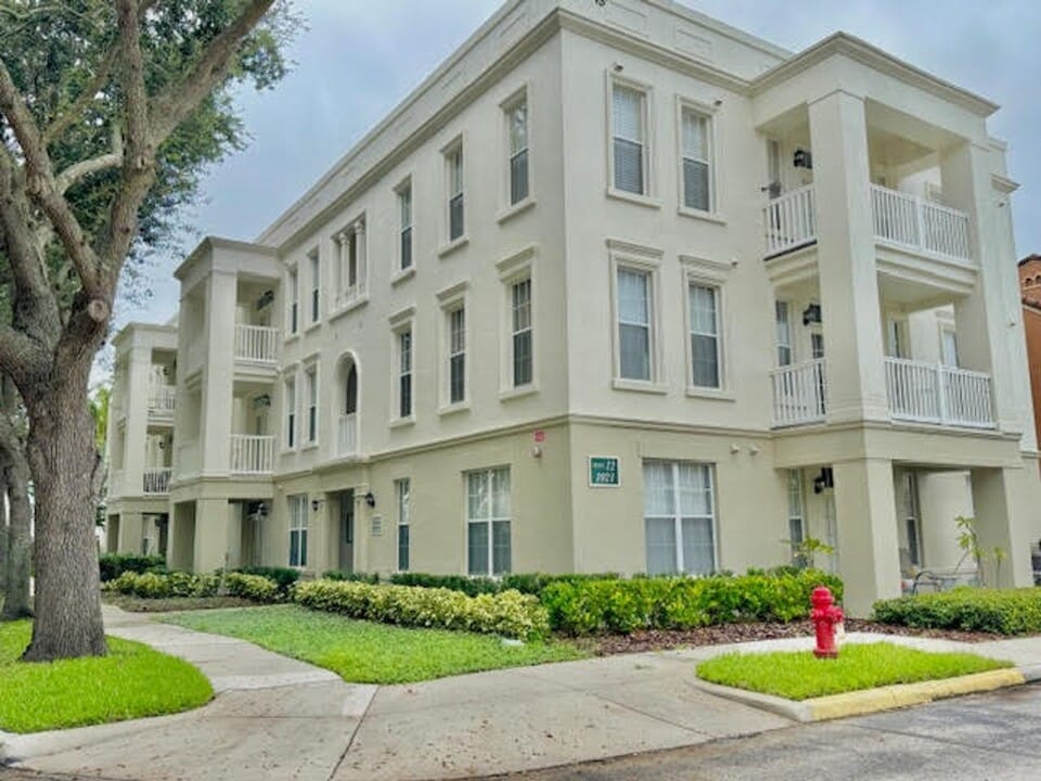 1021 Siena Park Blvd E in Kissimmee, FL - Building Photo