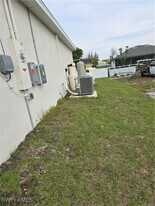 3615 NE 12th Ct in Cape Coral, FL - Building Photo