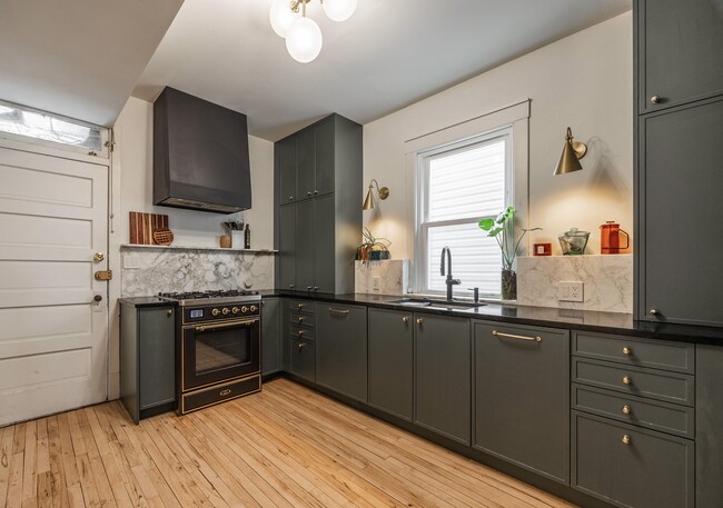 2644 N Hamlin Ave in Chicago, IL - Building Photo - Building Photo