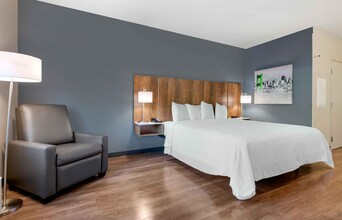 Extended Stay America Premier Suites in Nashville, TN - Building Photo - Building Photo