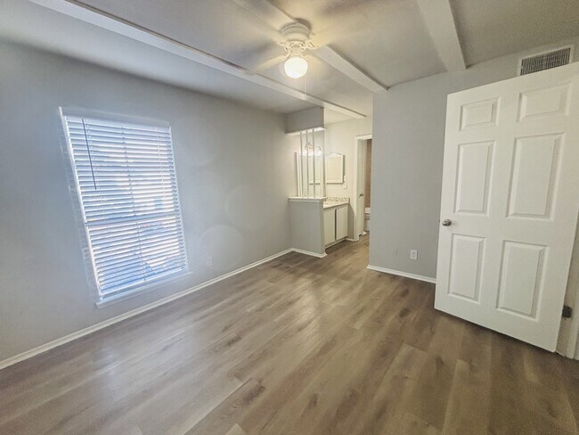 property at 6200 W Tidwell Rd