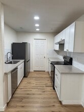 1402 SE 22nd St in Bentonville, AR - Foto de edificio - Building Photo