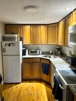 15 Euston Rd, Unit Euston Rd in Boston, MA - Building Photo