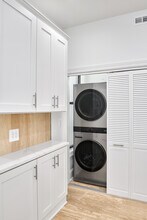 858 W Armitage Ave, Unit 3 in Chicago, IL - Building Photo - Building Photo