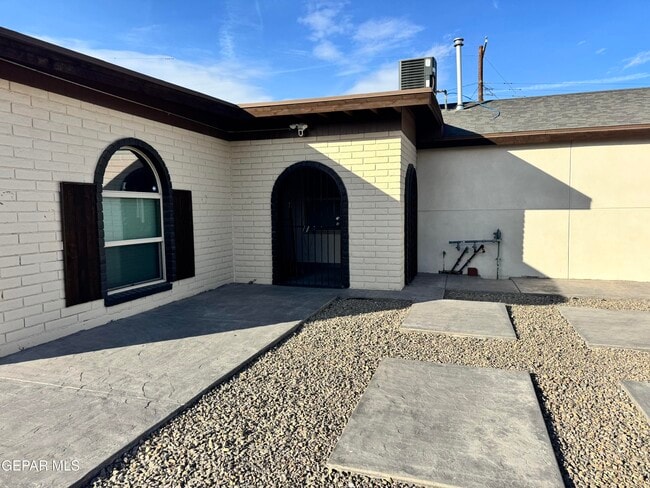 6209 Airport Rd in El Paso, TX - Building Photo - Building Photo