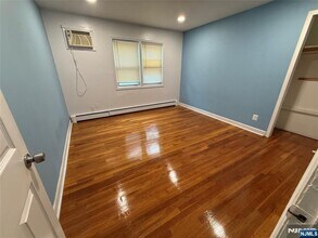 614 6th Ave in Lyndhurst, NJ - Building Photo - Building Photo