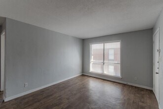 100 Uhland Rd in San Marcos, TX - Building Photo - Building Photo