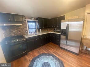 3611 Annapolis Rd in Halethorpe, MD - Building Photo - Building Photo