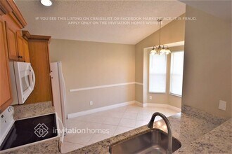 2900 Cool Breeze Cir in St. Cloud, FL - Foto de edificio - Building Photo