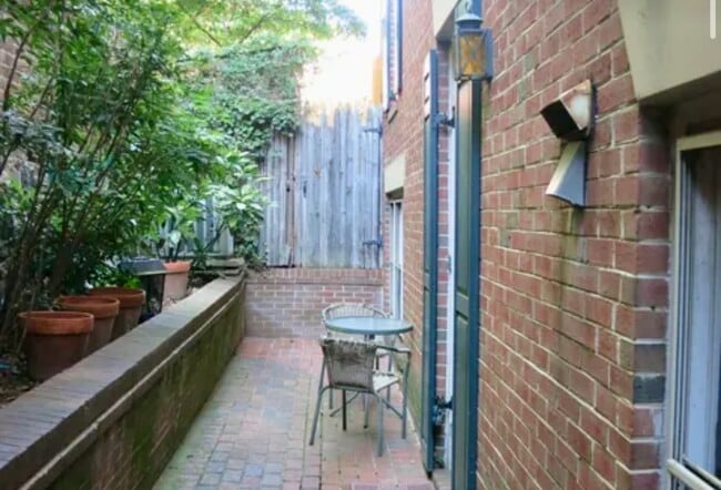 420 1/2 N Saint Asaph St, Unit 1 in Alexandria, VA - Building Photo - Building Photo