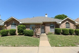 6019 Mapleshade Ln in Dallas, TX - Building Photo