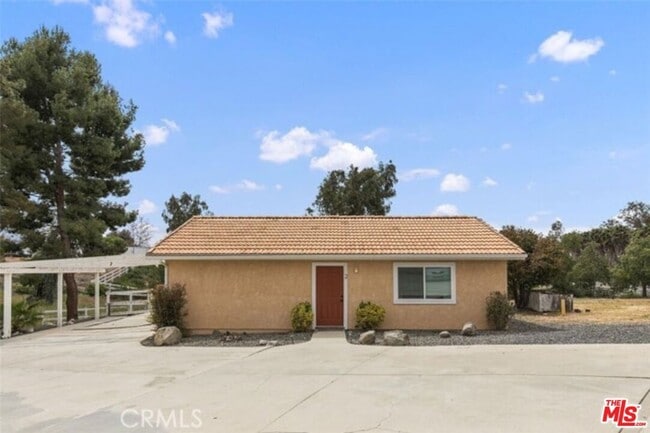 property at 37200 Glen Oaks Rd
