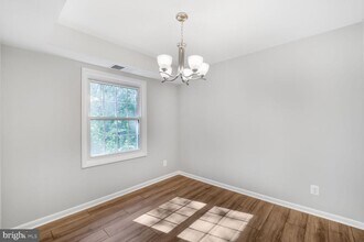 3860 Lyndhurst Dr-Unit -202 in Fairfax, VA - Building Photo - Building Photo