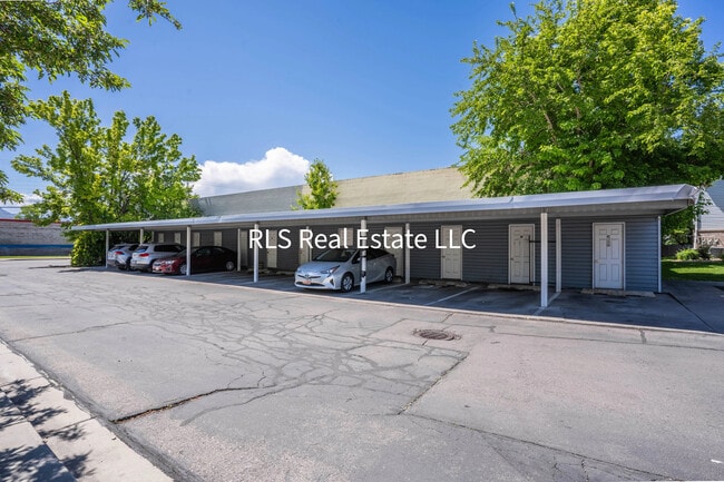 1547 N Riverside Ave, Unit 54-C in Provo, UT - Building Photo - Building Photo