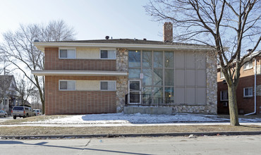 Michigan Street Apartments in Milwaukee, WI - Building Photo - Building Photo