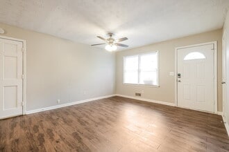 4150 Rocky Face Dr in Douglasville, GA - Foto de edificio - Building Photo