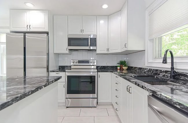 237 Trenton St, Unit A in Boston, MA - Building Photo - Building Photo