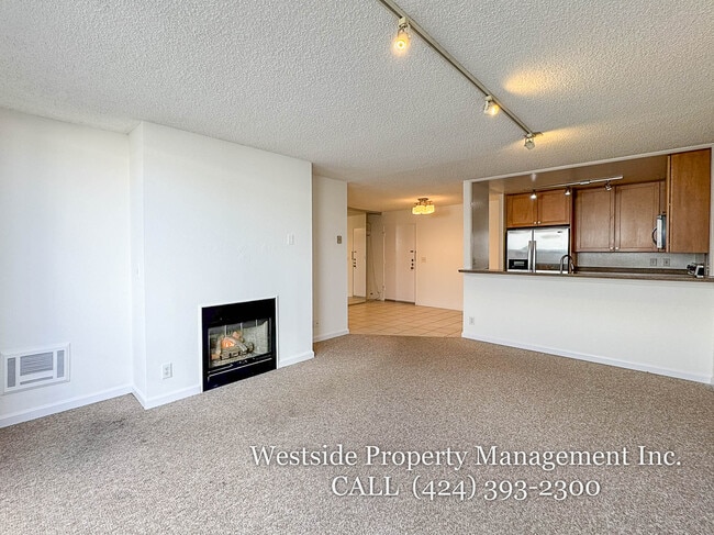 11645 Montana Ave in Los Angeles, CA - Foto de edificio - Building Photo